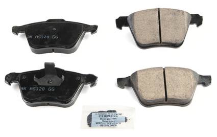 Volvo Disc Brake Pad Set - Front (Ceramic) (EURO) 31200229 - Akebono Euro Ultra-Premium EUR1305